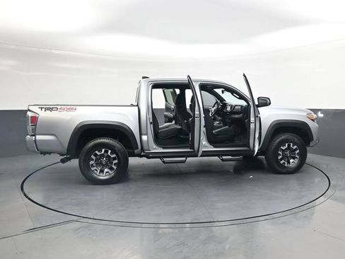 Used 2023 Toyota Tacoma TRD Off-Road w/ Black Out Package (TMS) AWD/4WD image 41