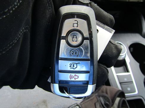 Used 2025 Ford Escape Platinum w/ Class II Trailer Tow Package image 39