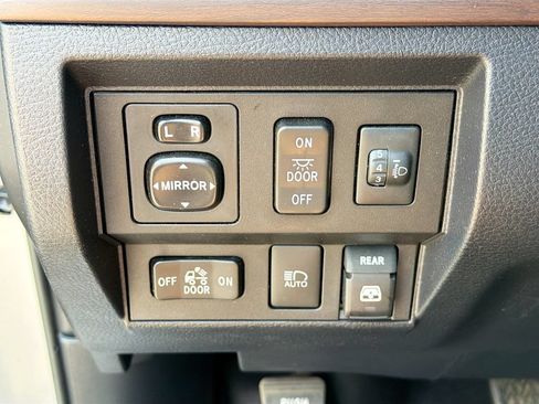 Used 2018 Toyota Tundra Limited AWD/4WD image 17