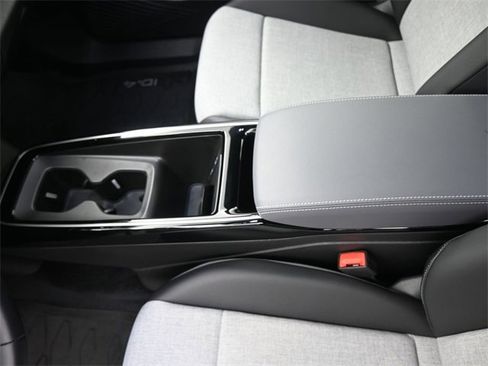 Used 2024 Volkswagen ID.4 2WD image 32