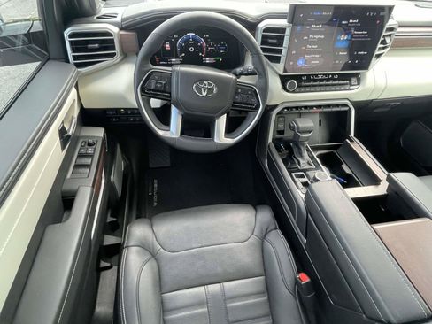 Used 2025 Toyota Sequoia Capstone AWD/4WD image 11