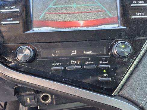 Used 2019 Toyota Camry SE FWD image 31