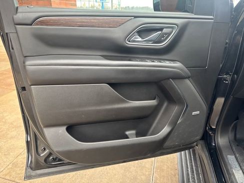 Used 2021 Chevrolet Suburban High Country image 18