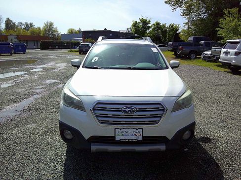 Used 2016 Subaru Outback 2.5i Limited AWD/4WD image 8
