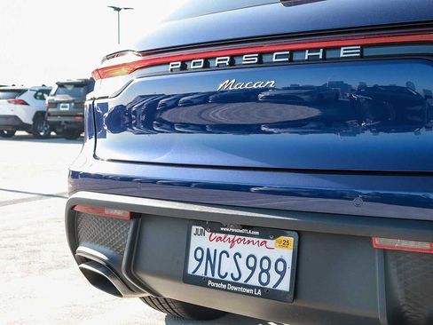 Used 2024 Porsche Macan image 11