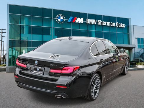 Used 2021 BMW 530i w/ Convenience Package RWD image 4