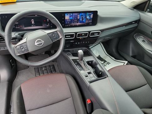 Used 2026 Nissan Sentra SR w/ Floor Mat Package FWD image 17