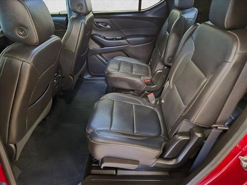 Used 2023 Chevrolet Traverse LT FWD image 21