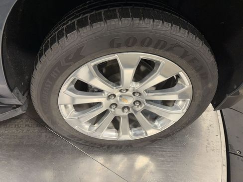 Used 2021 Chevrolet Tahoe Premier w/ Premium Package image 14