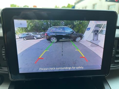 Used 2020 Ford Explorer XLT w/ Comfort Package AWD/4WD image 11