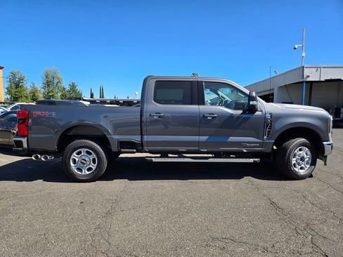 New 2026 Ford F250 XLT w/ XLT Premium Package AWD/4WD image 3