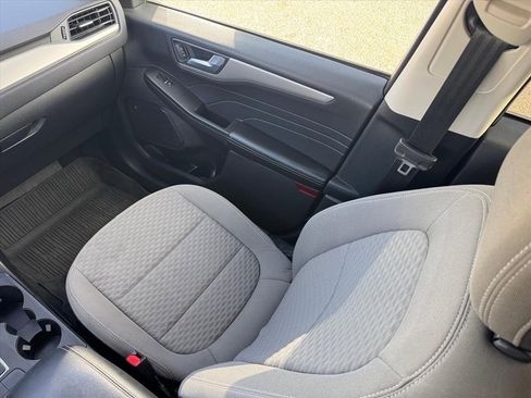 Used 2021 Ford Escape SE image 19