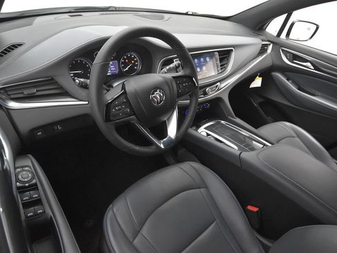 Used 2022 Buick Enclave Essence FWD image 32
