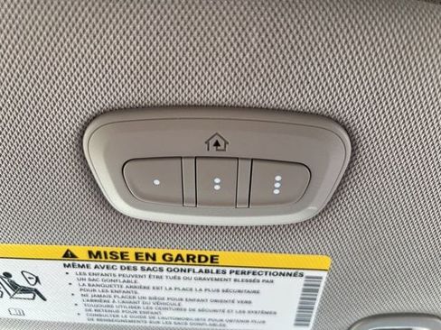 Used 2024 Chrysler Pacifica Limited FWD image 34