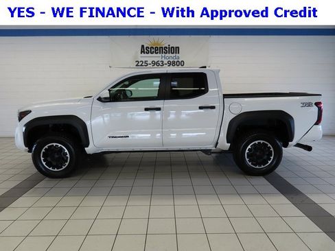 Used 2024 Toyota Tacoma SR5 image 3