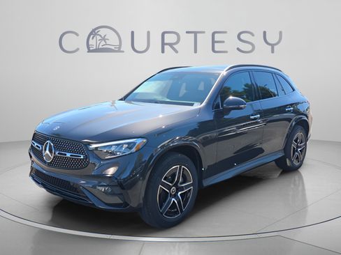 Certified 2026 Mercedes-Benz GLC 300 4MATIC image 1