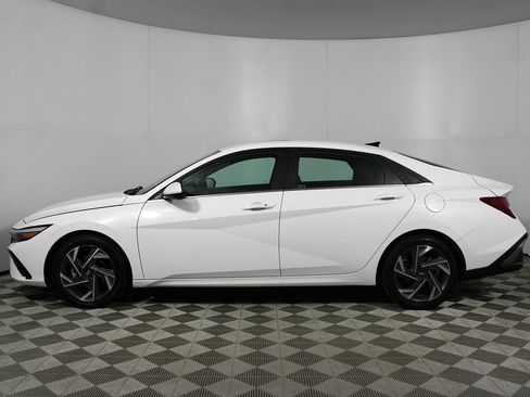 Used 2025 Hyundai Elantra SEL FWD image 25