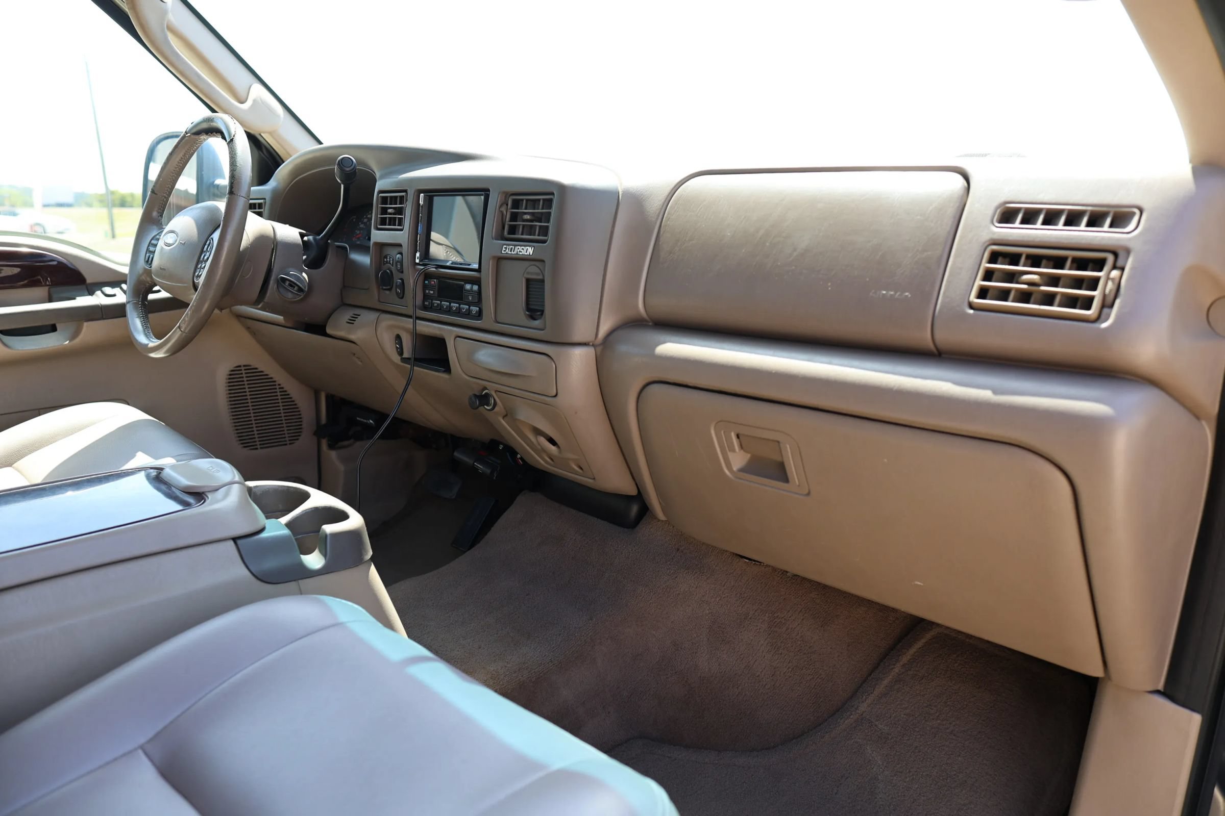Used 2004 Ford Excursion Limited AWD/4WD image 40