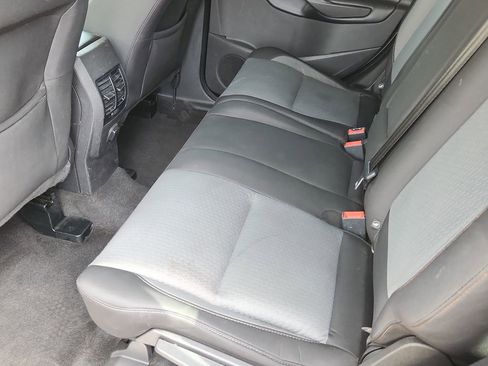 Used 2019 Ford Escape SE image 12