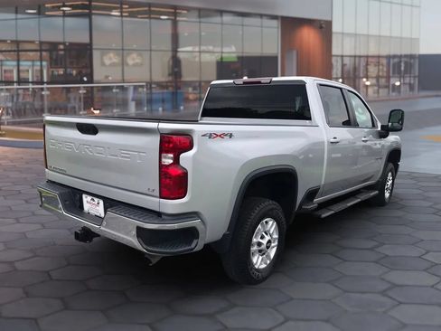 Used 2021 Chevrolet Silverado 2500 LT w/ Convenience Package AWD/4WD image 10