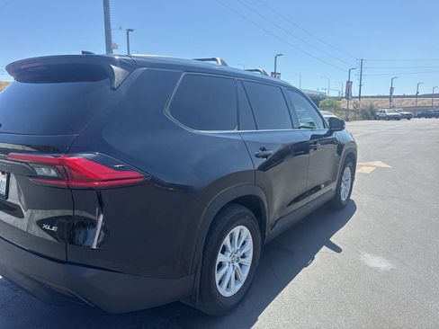 Used 2024 Toyota Grand Highlander AWD image 7