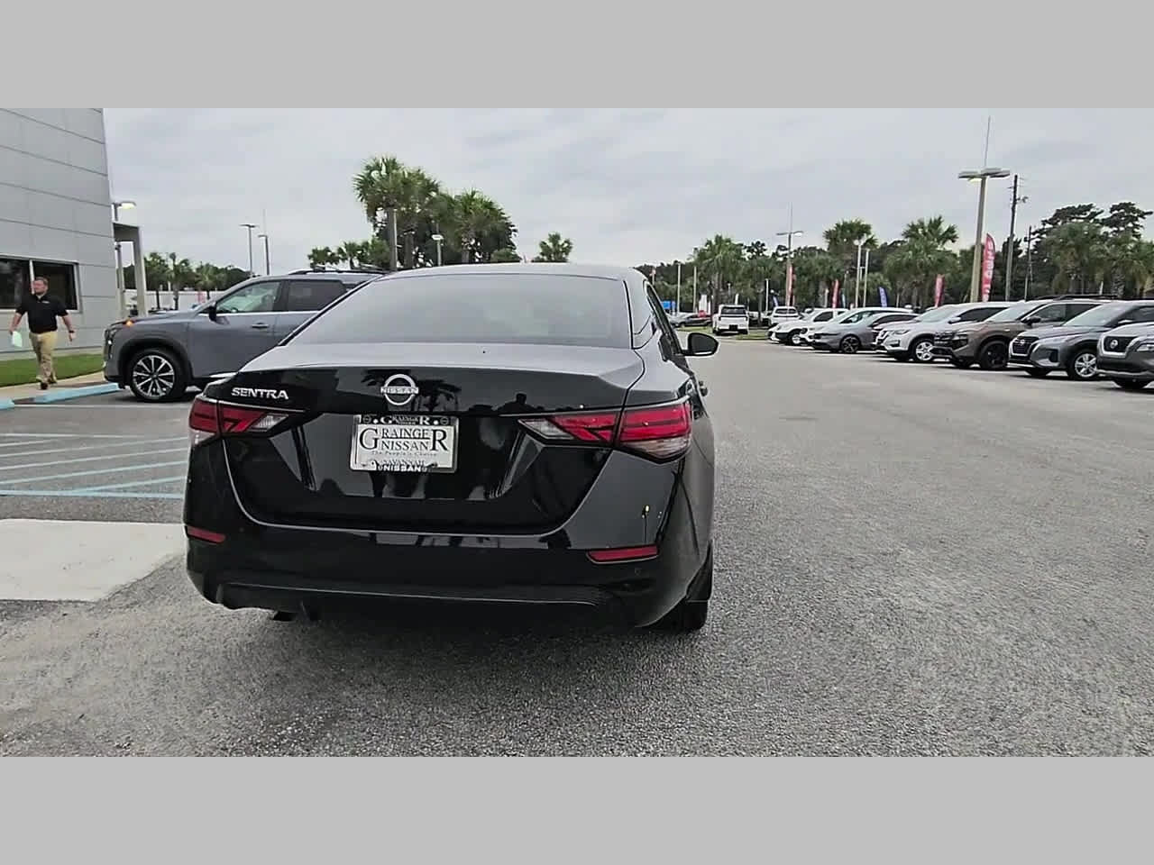 Used 2025 Nissan Sentra S FWD image 35