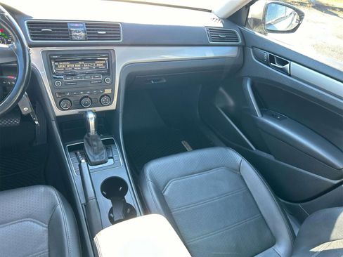 Used 2015 Volkswagen Passat 1.8T Wolfsburg Edition image 15