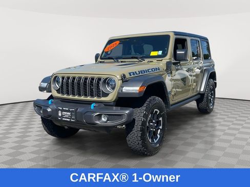Used 2025 Jeep Wrangler Unlimited Rubicon 4xe w/ Technology Group AWD/4WD image 3