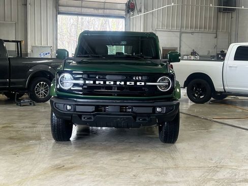 Used 2024 Ford Bronco Outer Banks image 2