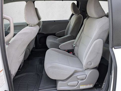 Used 2020 Toyota Sienna LE image 18
