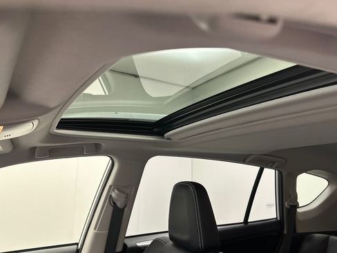 Used 2018 Toyota RAV4 Limited w/ Carpet Mat Package image 17