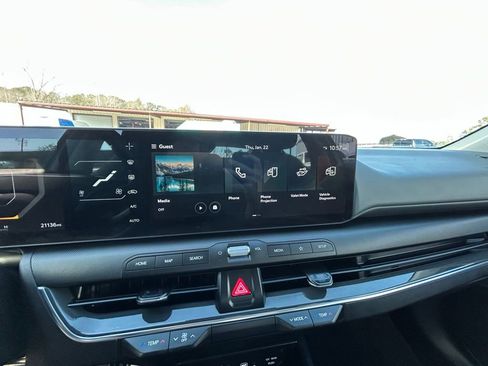 Used 2025 Kia K4 EX image 32