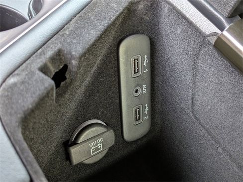 Used 2022 Dodge Challenger SXT image 20