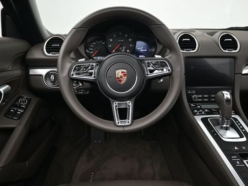Used 2025 Porsche 718 Boxster RWD image 9