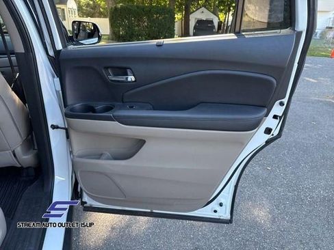 Used 2022 Honda Pilot Touring image 21