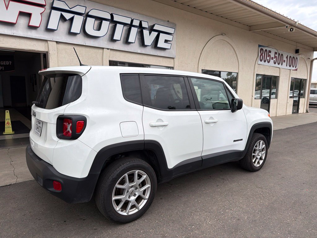 Used 2023 Jeep Renegade Latitude AWD/4WD image 2