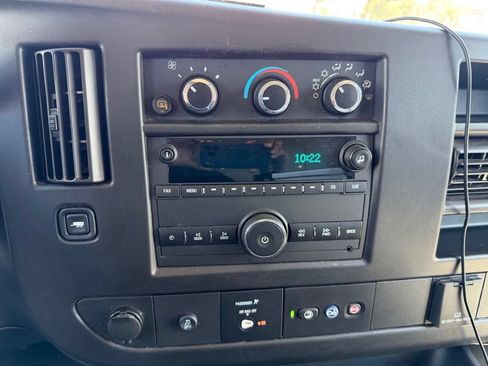 Used 2020 Chevrolet Express 2500 RWD image 17