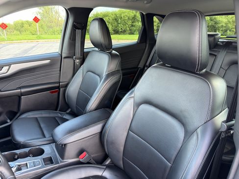 Used 2025 Ford Escape Platinum AWD/4WD image 16