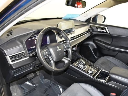 Used 2023 Mitsubishi Outlander SE AWD/4WD image 36