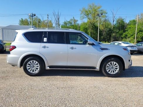 Used 2024 Nissan Armada SV AWD/4WD image 3