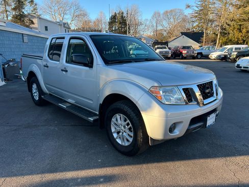 Used 2016 Nissan Frontier SV image 8