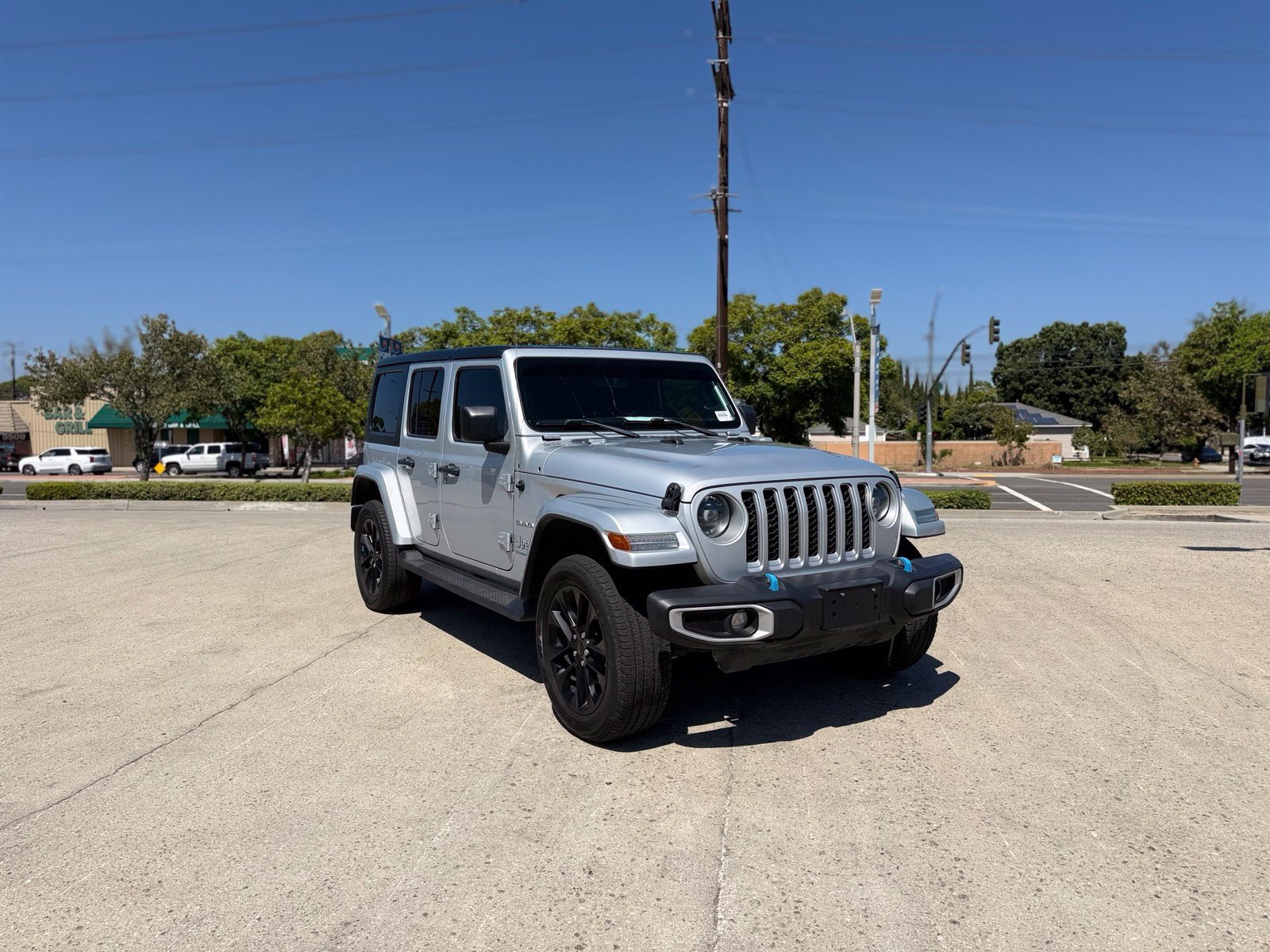 Used 2023 Jeep Wrangler Unlimited Sahara w/ Cold Weather Group AWD/4WD image 4