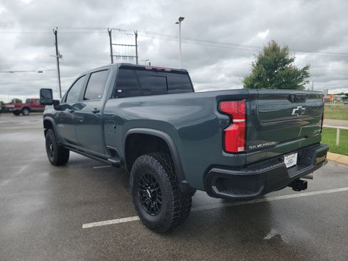 Certified 2025 Chevrolet Silverado 2500 ZR2 w/ Technology Package AWD/4WD image 5