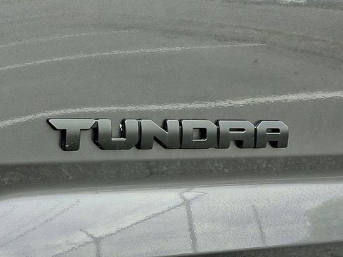 Used 2024 Toyota Tundra Limited AWD/4WD image 6