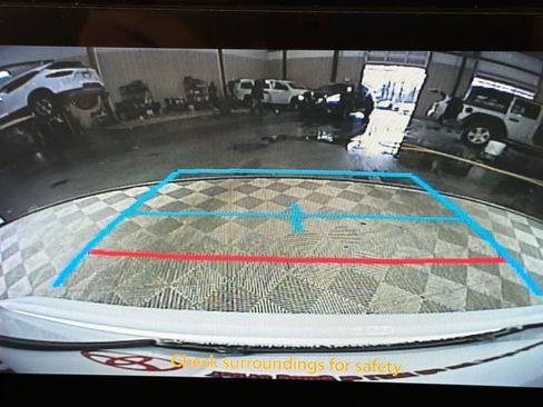 Used 2025 Toyota Corolla LE image 29