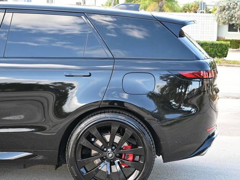 Used 2025 Land Rover Range Rover Sport Dynamic SE image 17