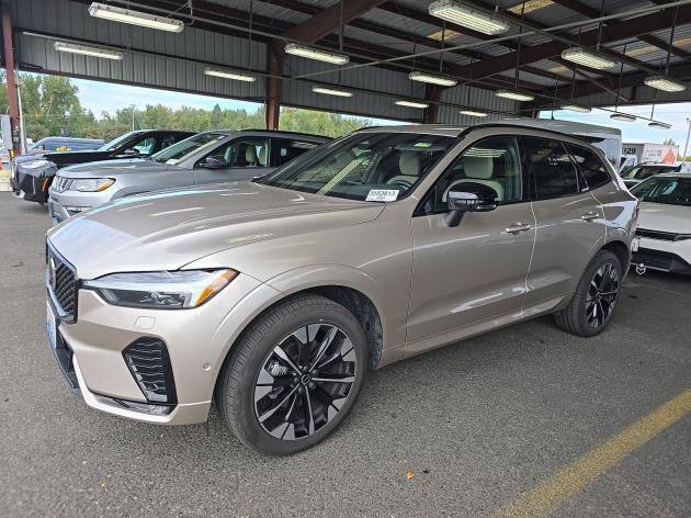 Used 2026 Volvo XC60 B5 Plus AWD/4WD image 3