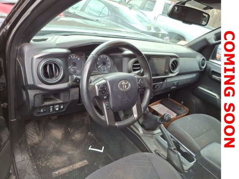 Used 2017 Toyota Tacoma TRD Off-Road w/ Tow Package image 11