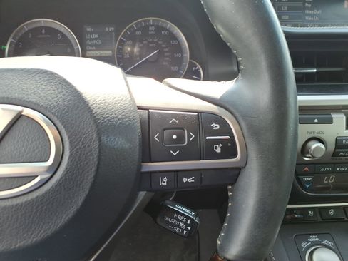 Used 2016 Lexus ES 350 w/ Luxury Package w/Wood Trim FWD image 10
