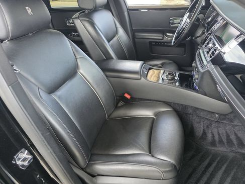 Used 2016 Rolls-Royce Ghost RWD image 27